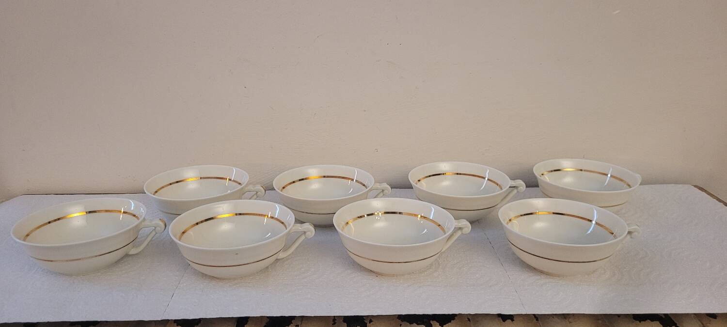8 porcelain cups from Limoges – gold trim – 1950s