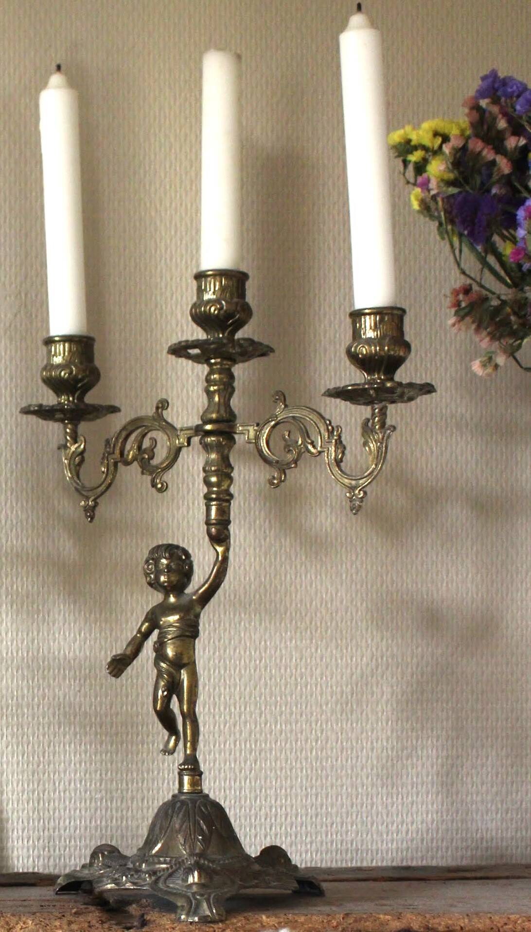 Regulated chandelier with three candle holders Angelot