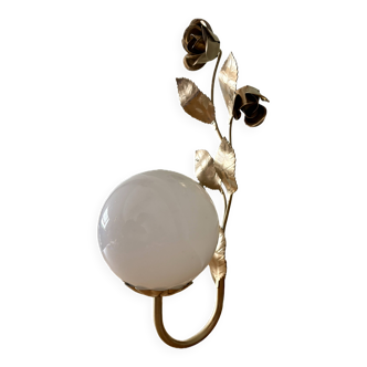 Vintage wall lamp in gold metal and white opaline