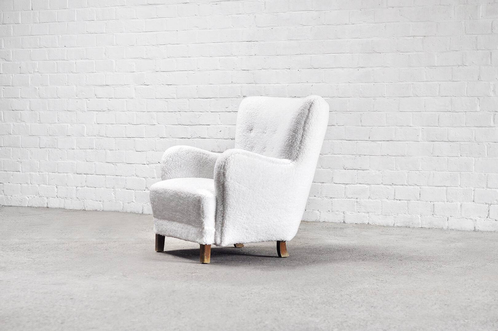 Fritz Hansen Model 1669 Lounge Chair In White Wool, Denmark 1940's