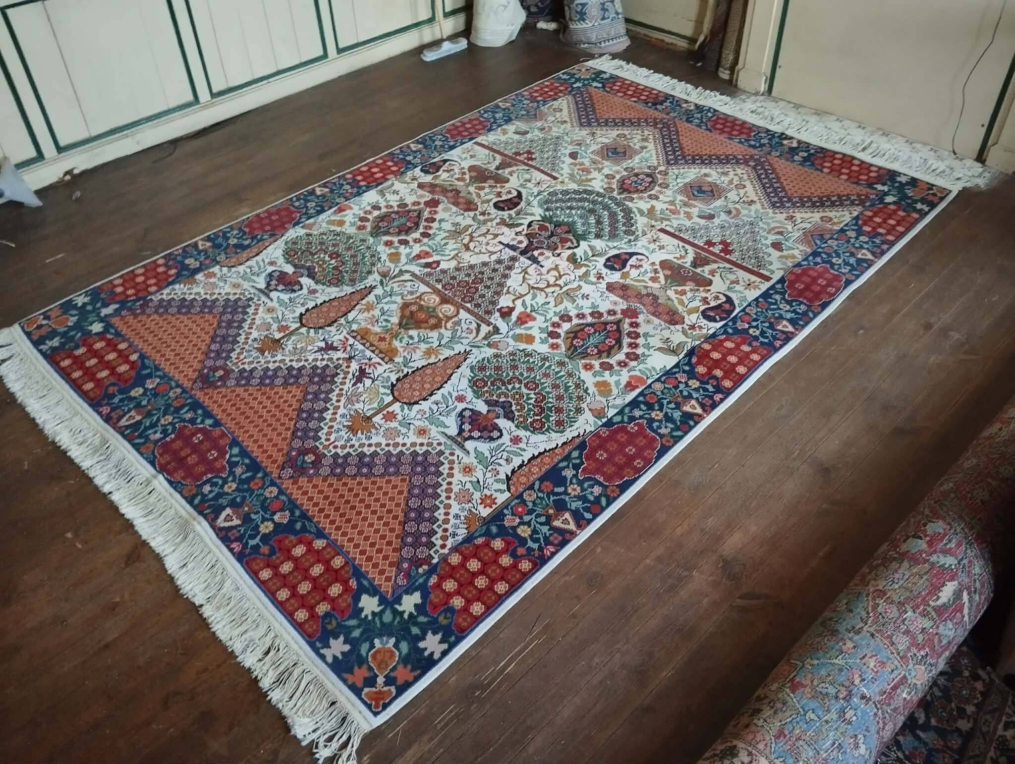 Handmade Kairouan Berber rug 304x203cm