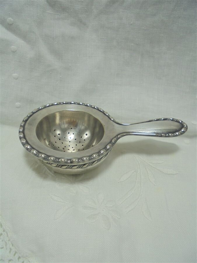 Tea strainer