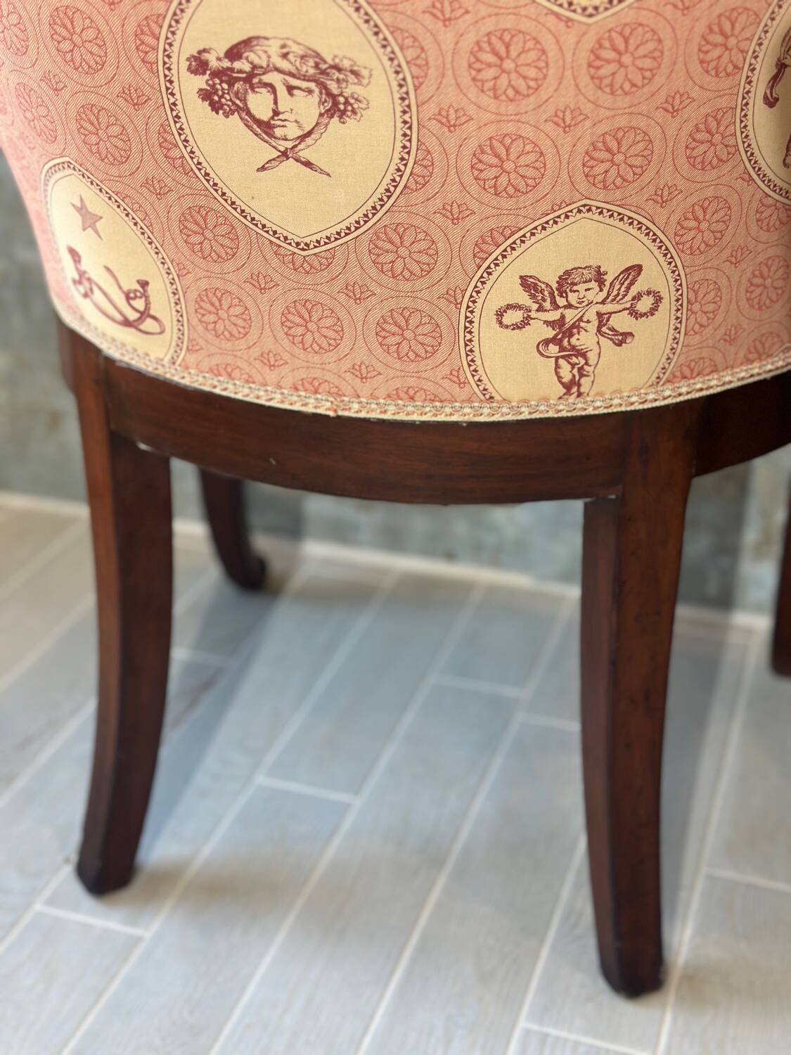 Pair of carved solid mahogany gondolas from the 19th century