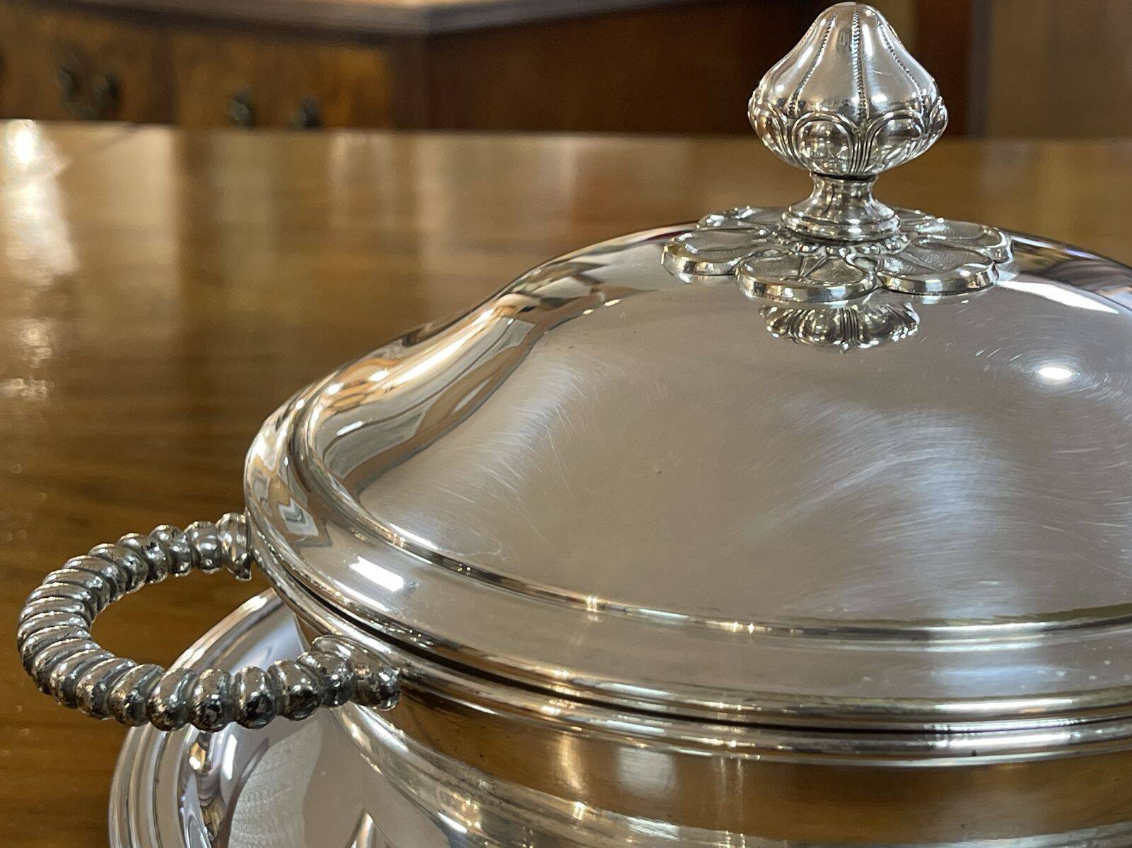 Vegetable dish and its tray in silver metal P.PLASAIT ORFEVRE