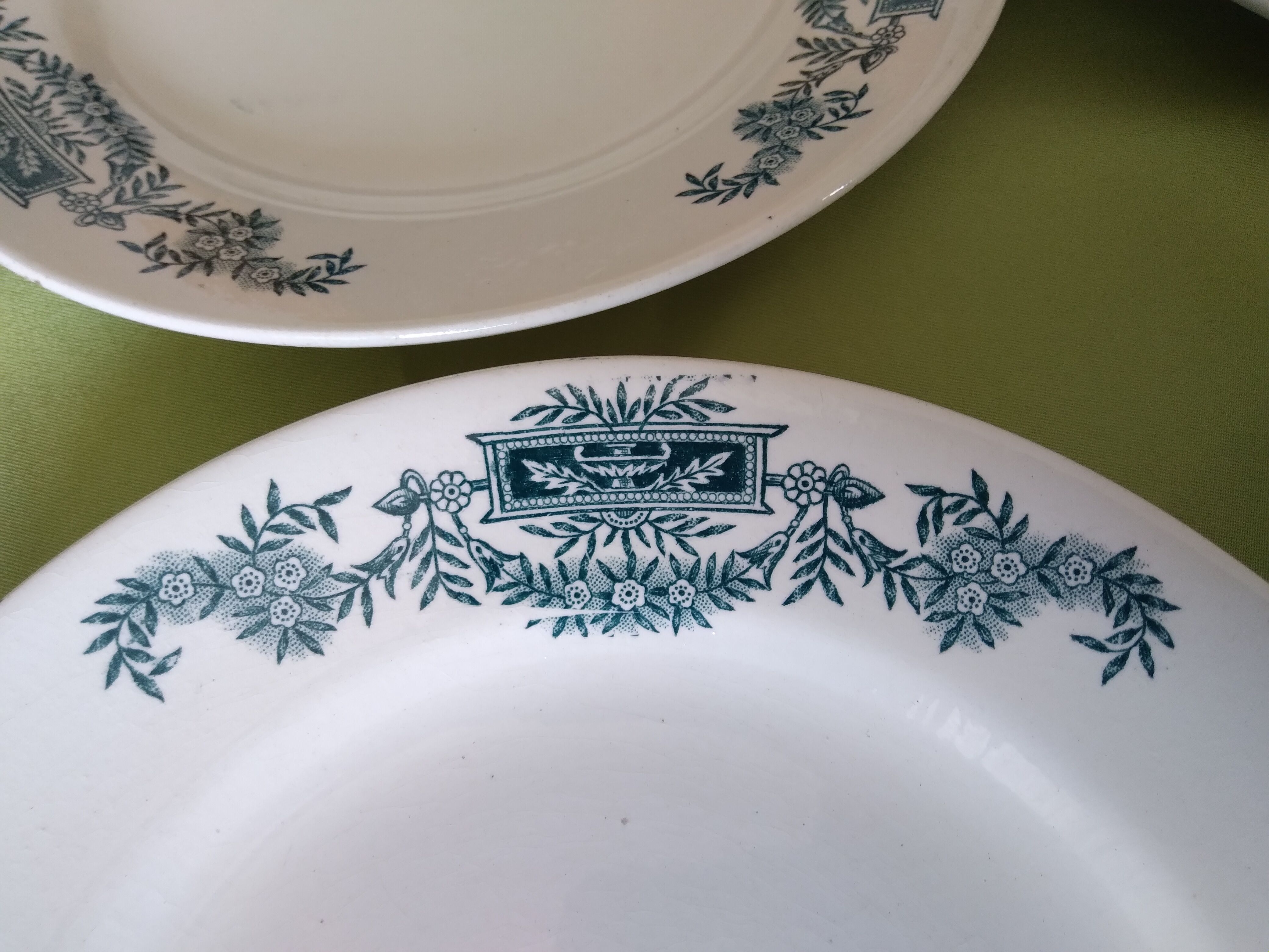 Flat plates Lutèce Longchamp