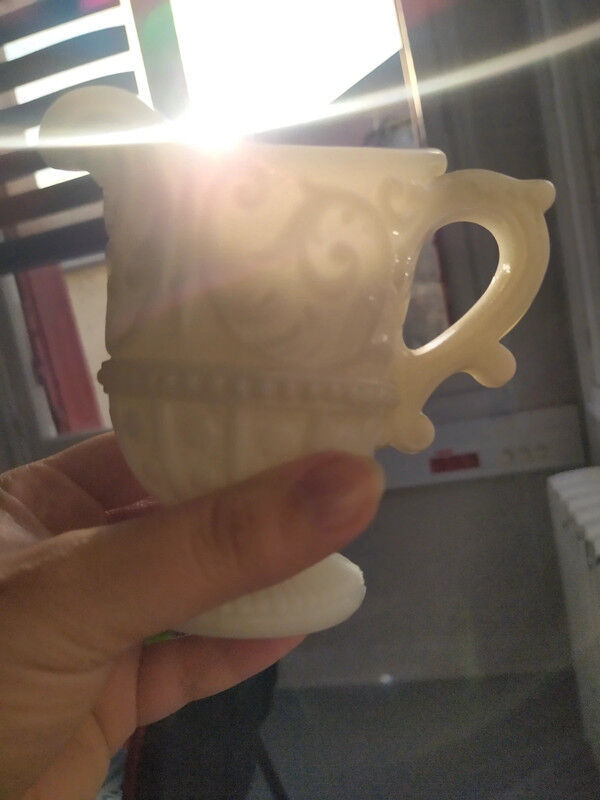Pichet en opaline de foire