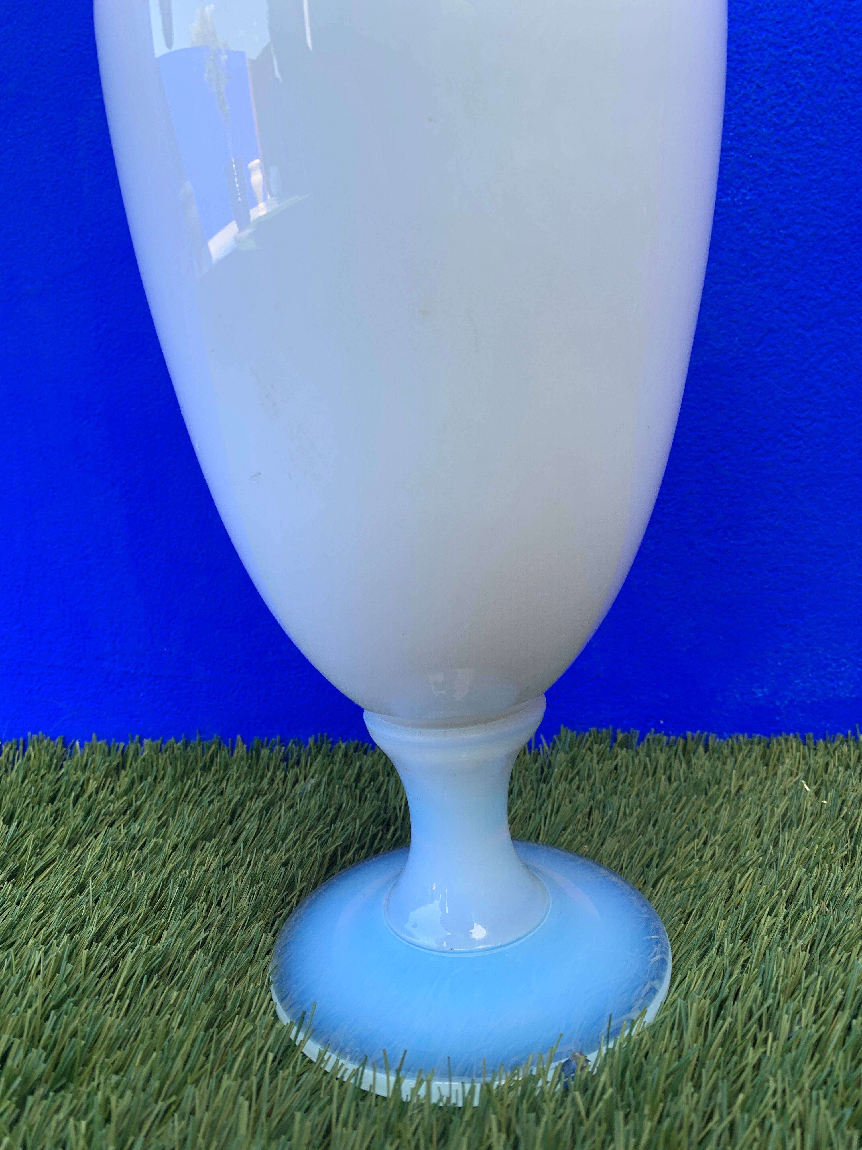 Opaline vase signed Sèvres, Paris