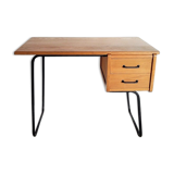 Minimalist vintage desk of the 1950s