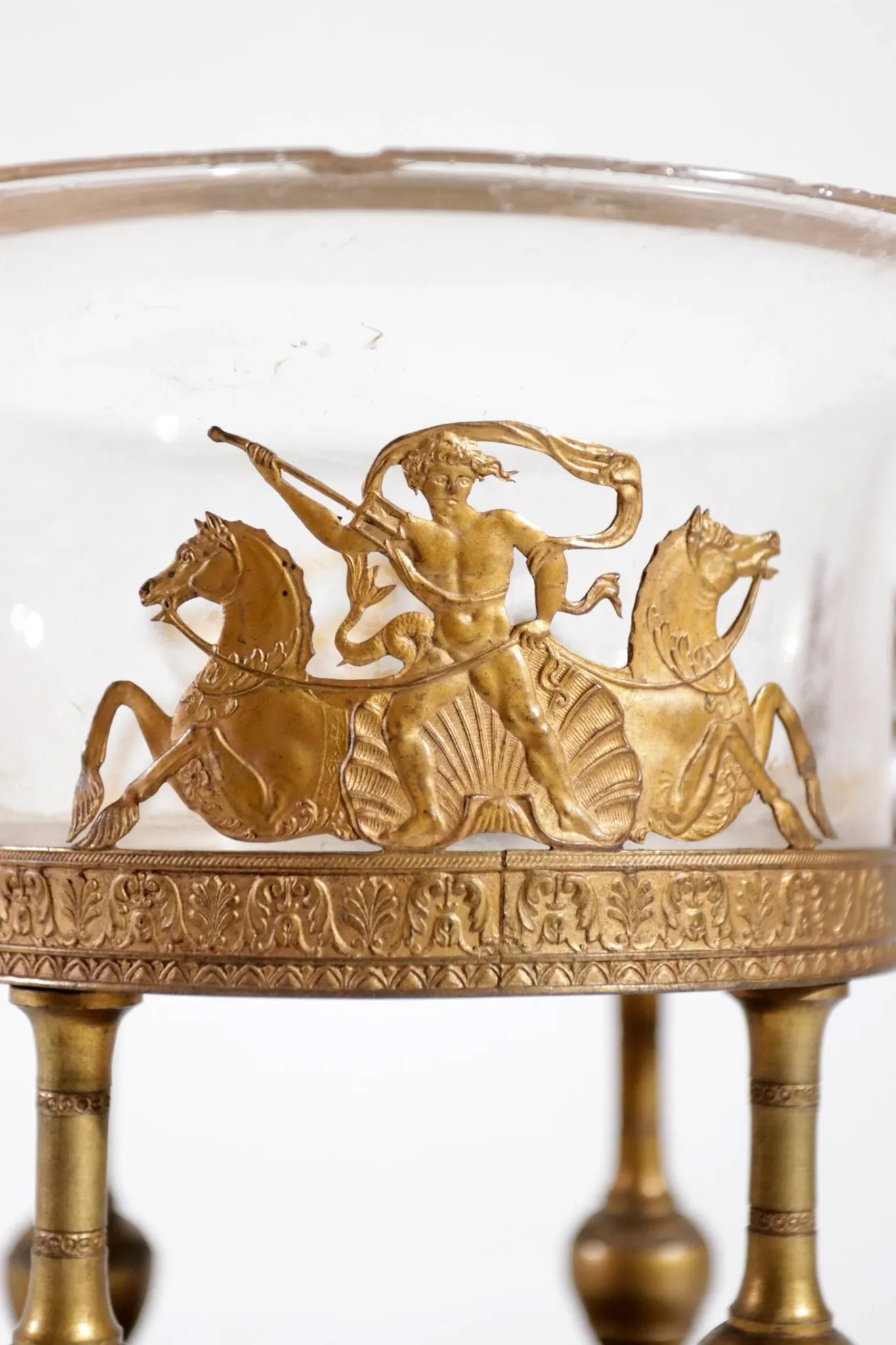 Empire tazza in fire-gilt bronze, marble and glass – France, early 19th c.