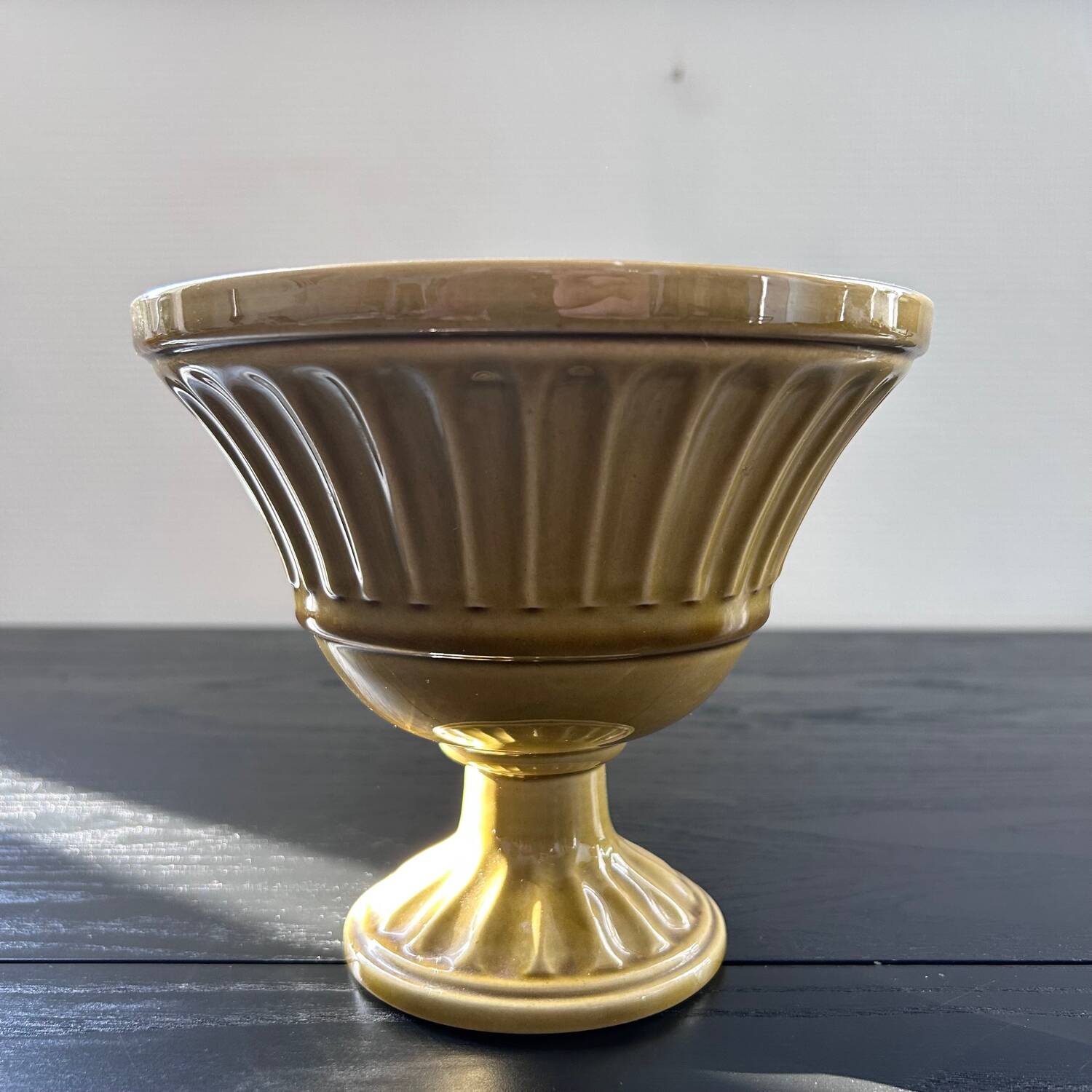 Cache pot style Médicis olive