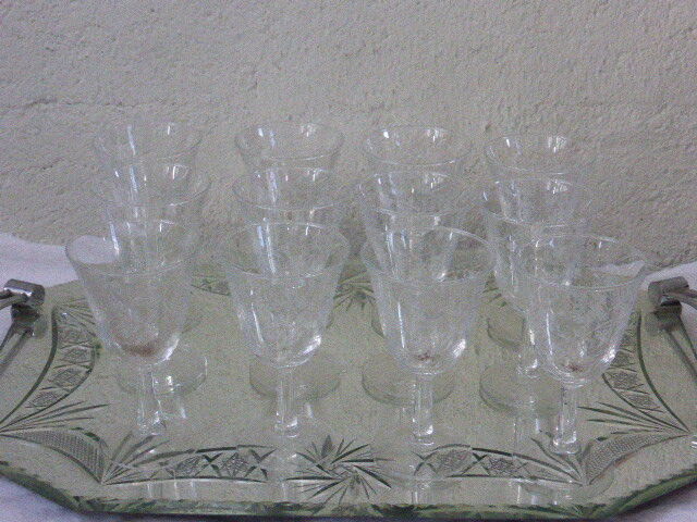 16 drinks wine, Tulip, glass shape transparent reasons silkscreens blueberries vintage 1950