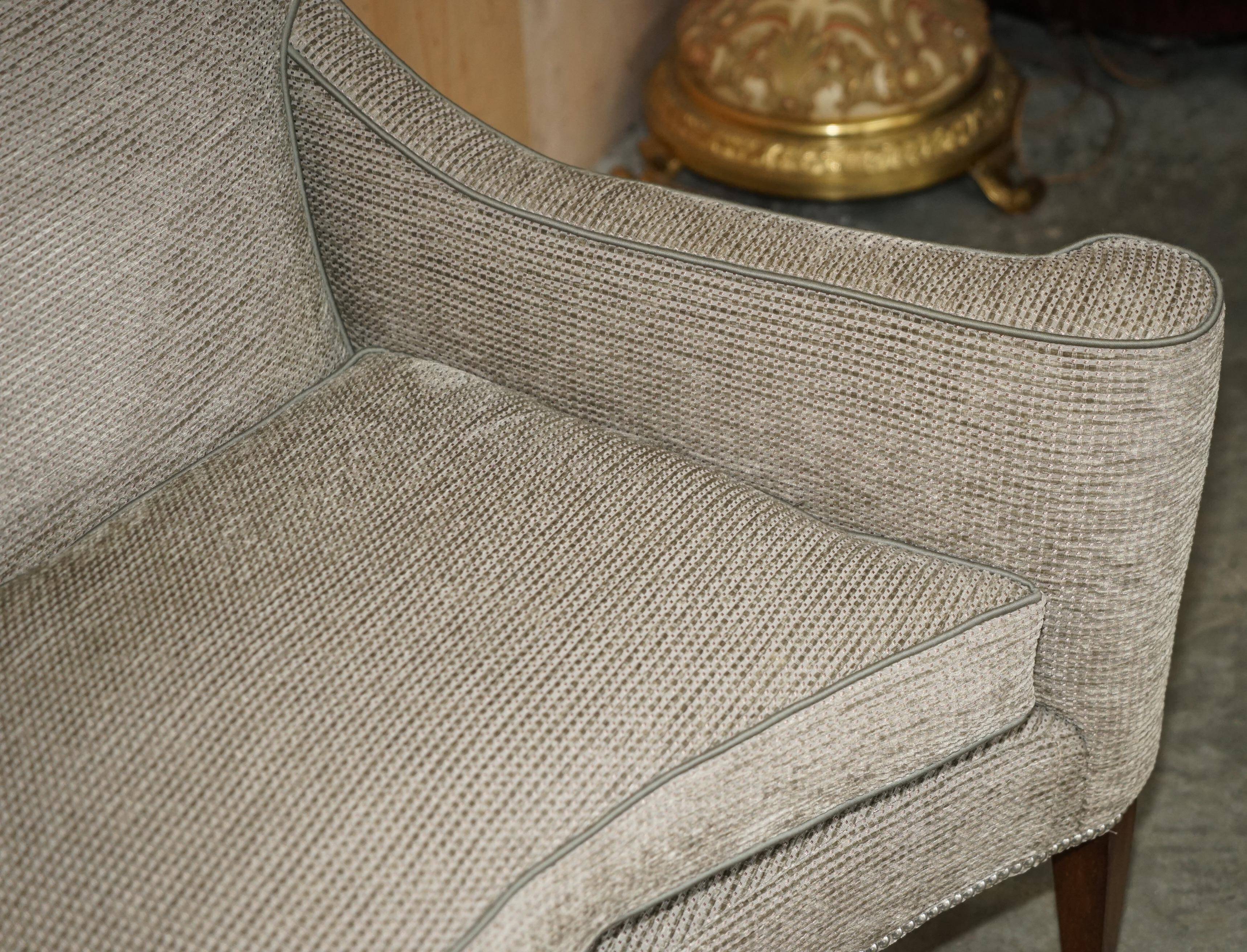 William Yeowood Curved 2-Seater Sofa in Velvet and Linen