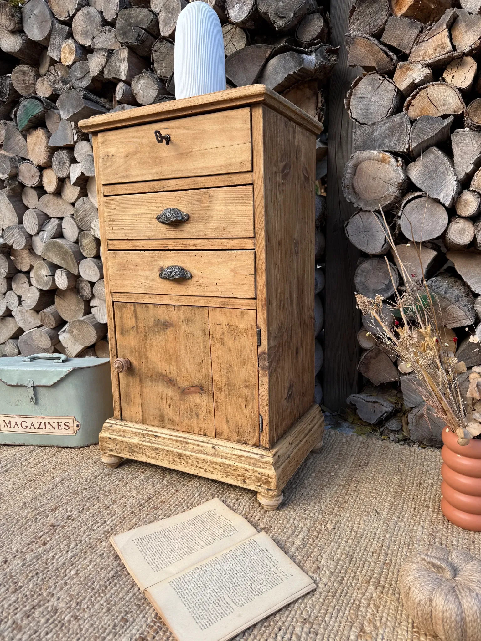 Solid wood chiffonier / Storage furniture