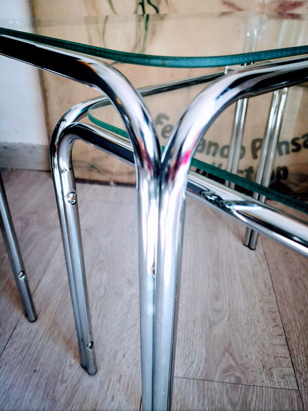 Trio de tables gigognes en métal et verre trempé