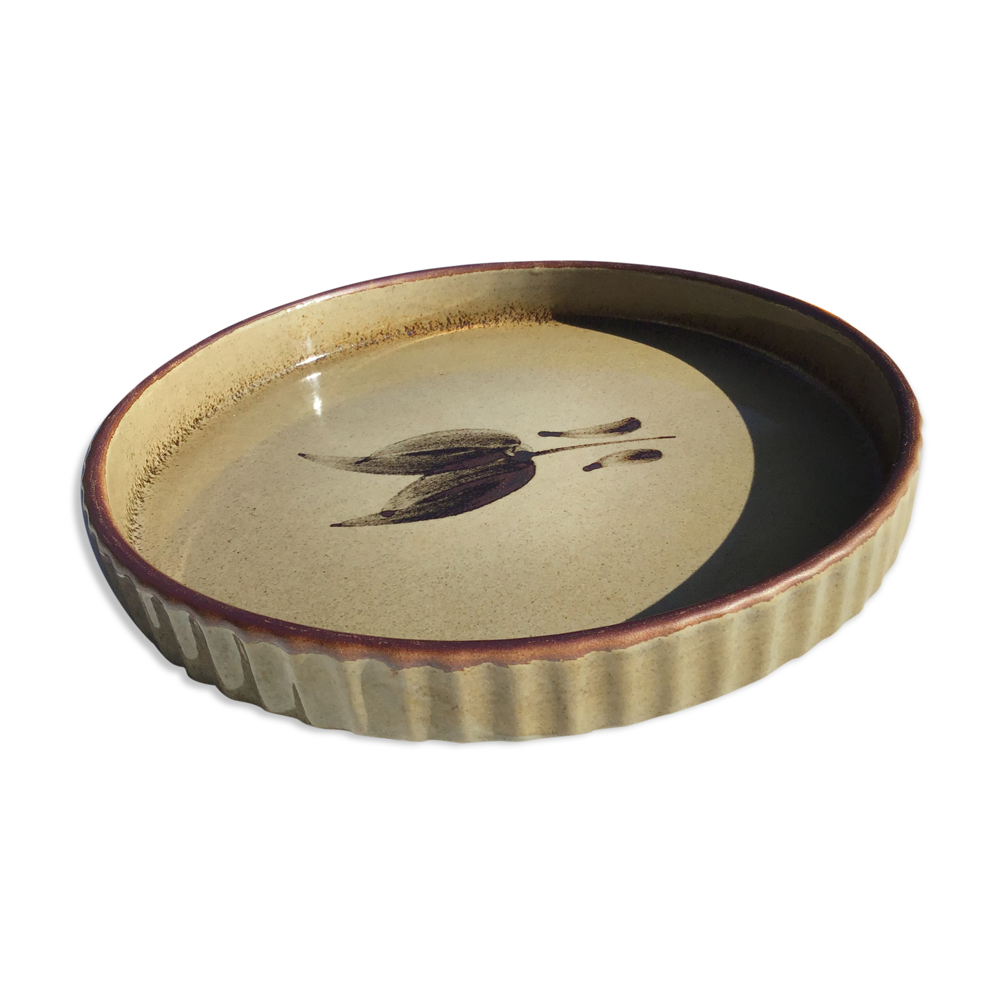 Flat pie beige khaki leaf pattern