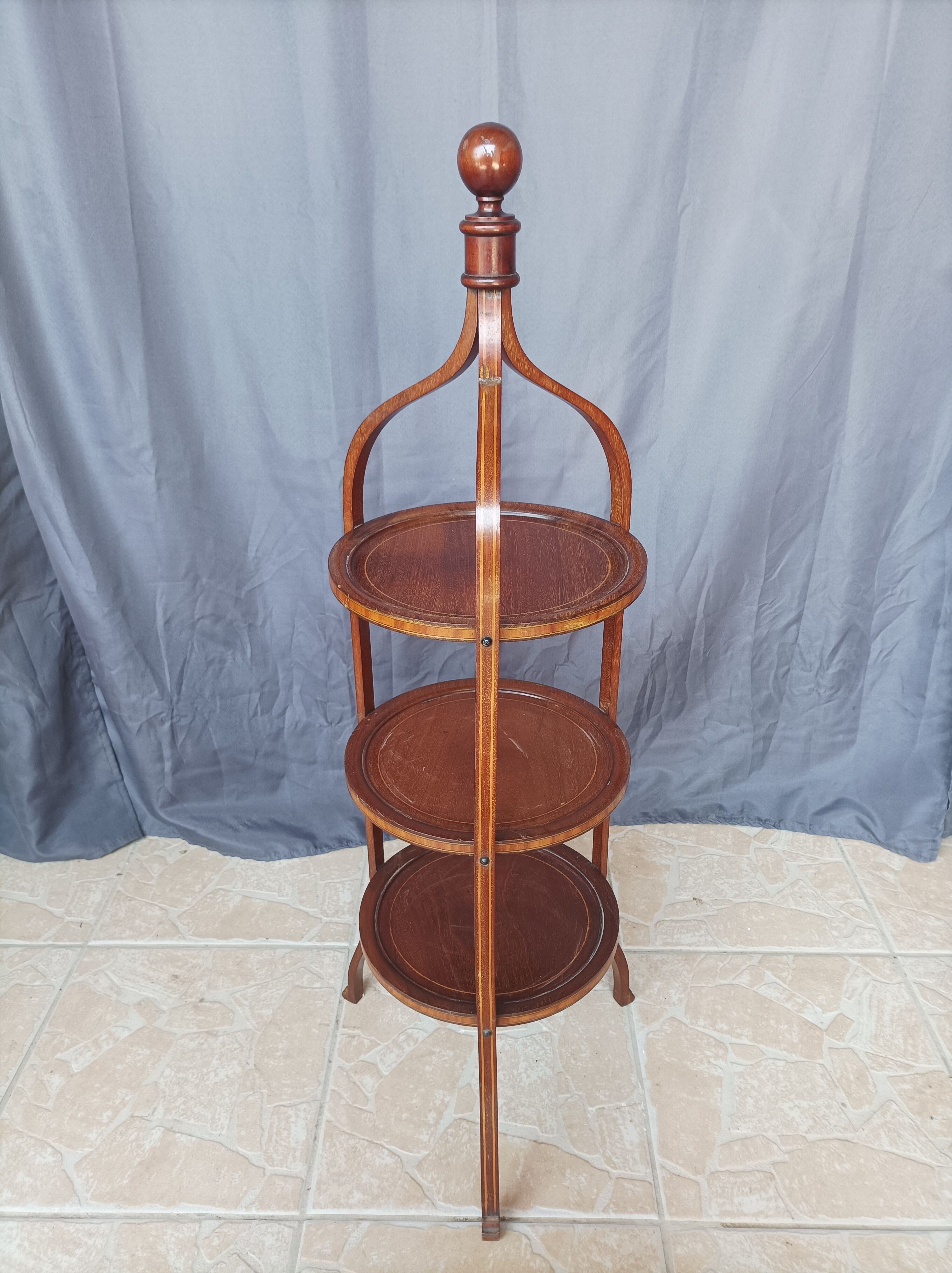 English pedestal table 3 mahogany trays