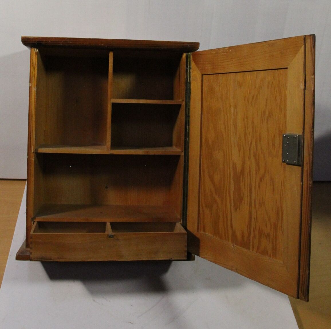 Fir pharmacy cabinet
