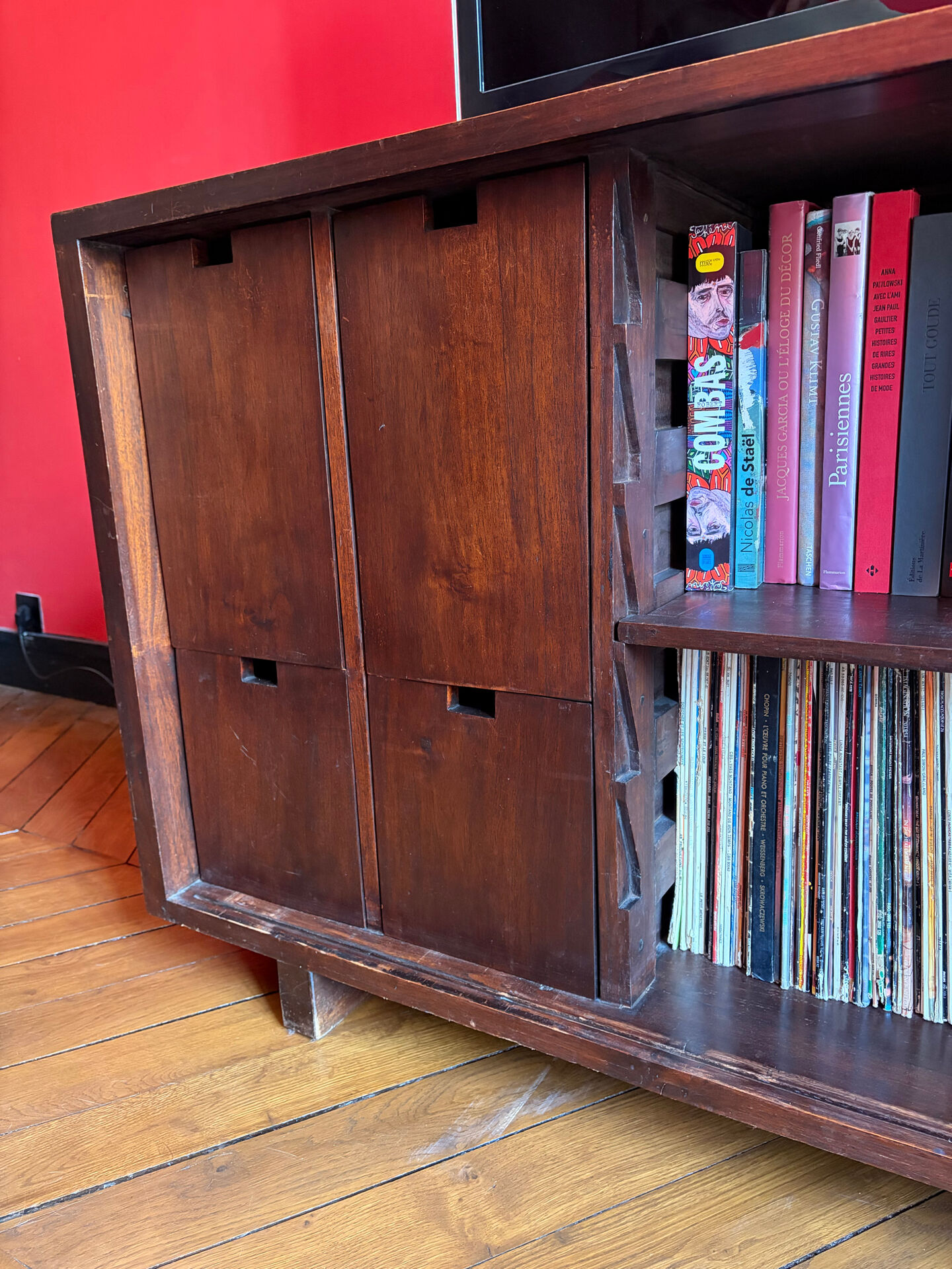 Buffet / TV unit in solid wood – Numerous storage options