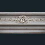 Cheminée en marbre statuaire de style Louis XVI