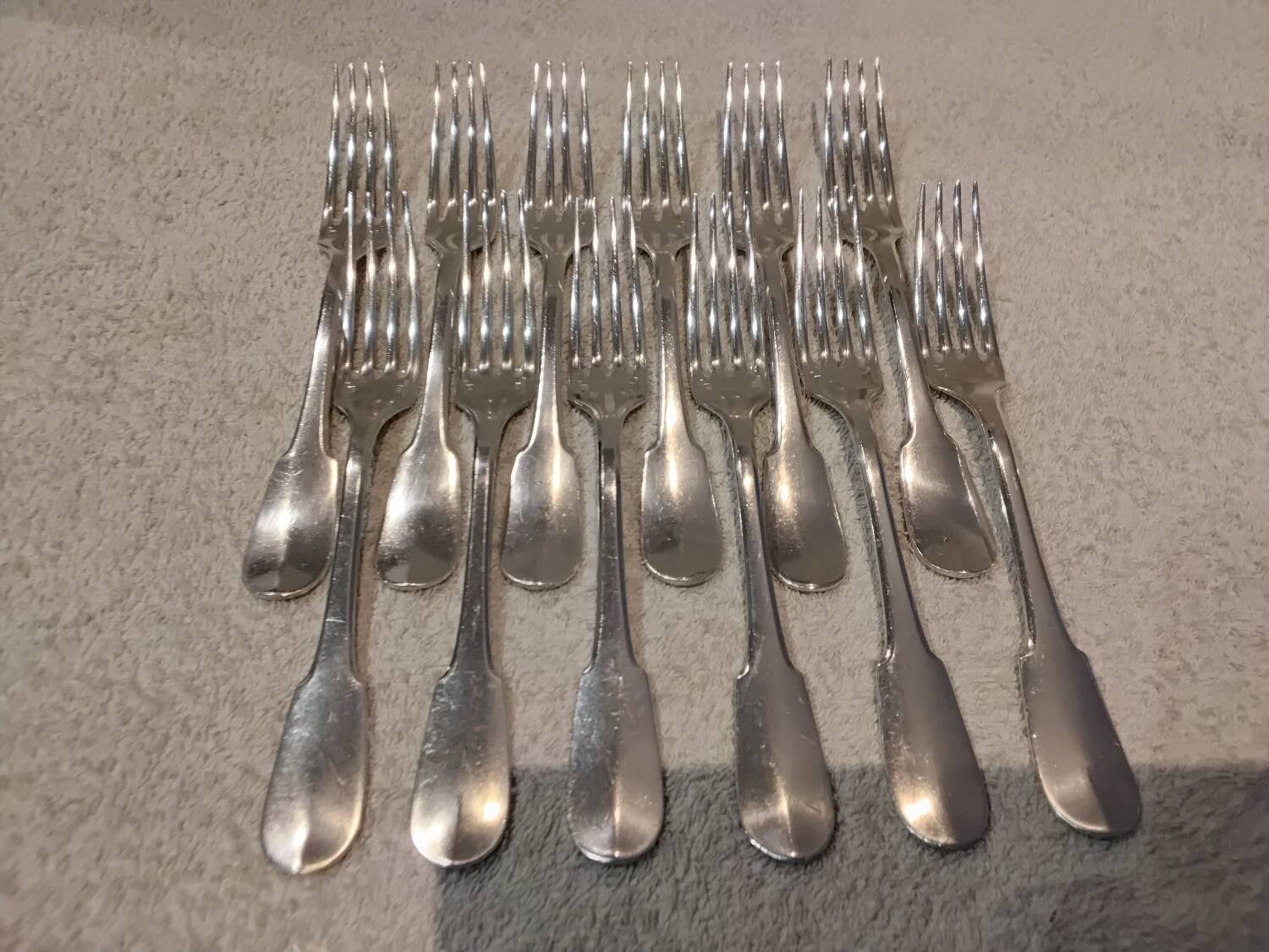 12 silver-plated dessert forks by Christofle Cluny, 17.1cm