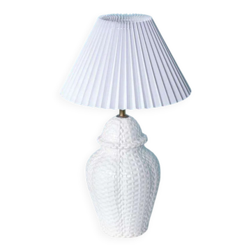 Vintage table lamp in woven ceramic Regency style.