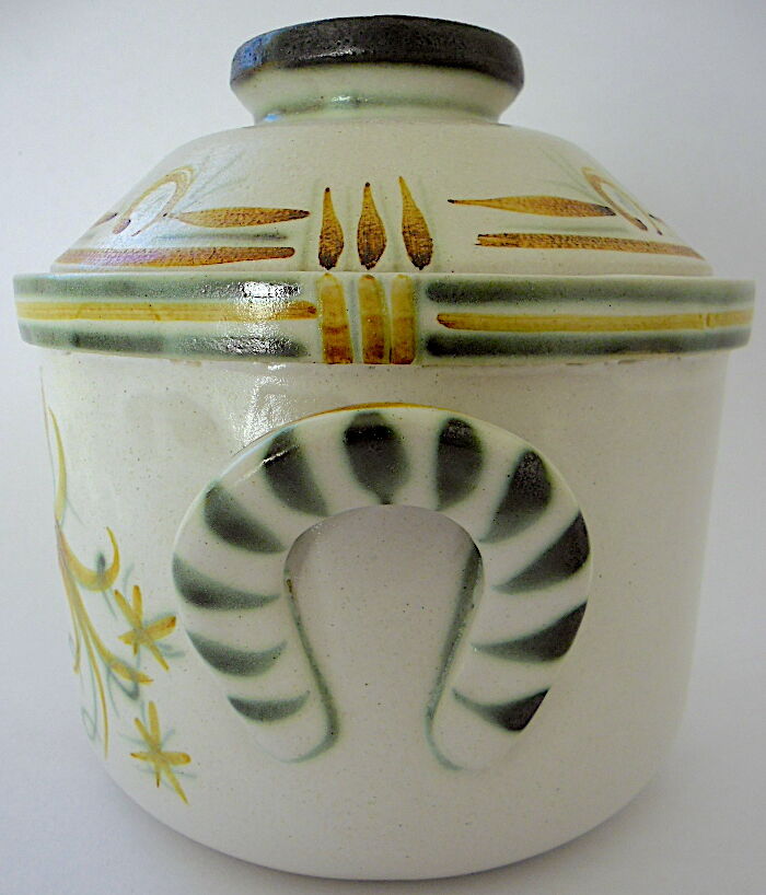 Covered sandstone pot, model G6, Kéraluc à Quimper