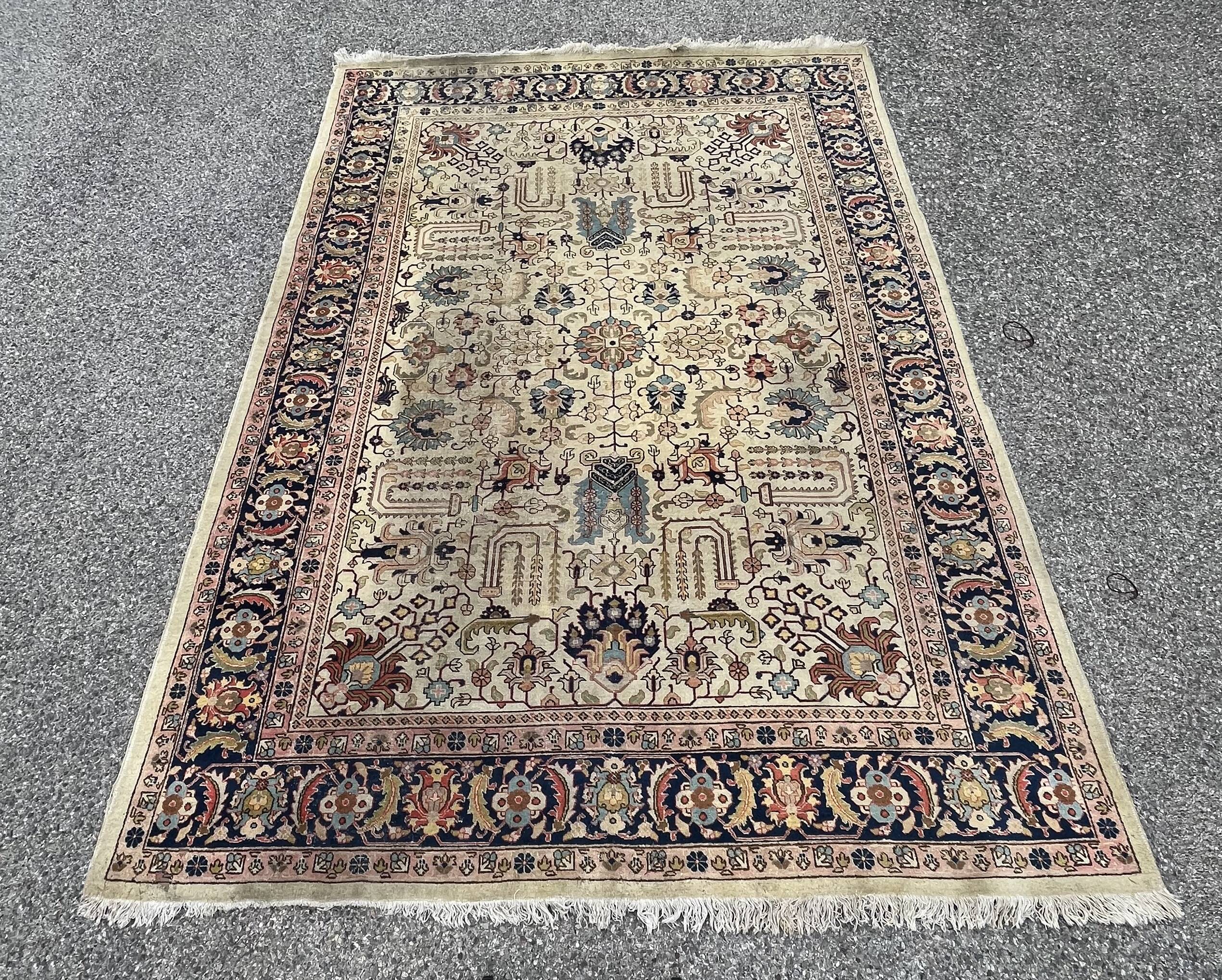 Iranian Tabriz oriental rug - handmade: 3.30 X 2.40 meters - wool on cotton weft