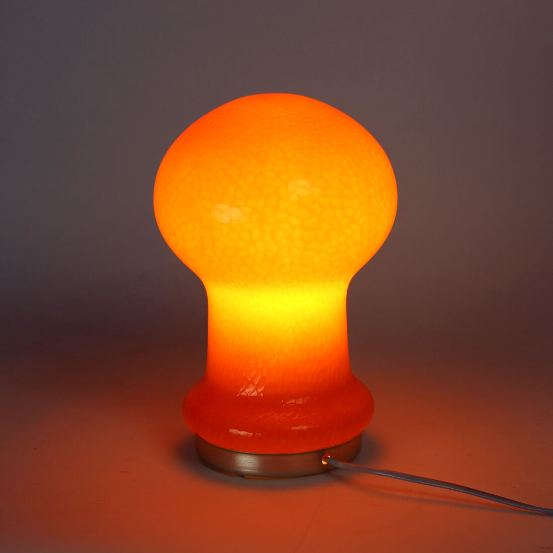 Lampe de table mid century en verre opalin orange par Stefan Tabery, Opp Jihlava, 1960s