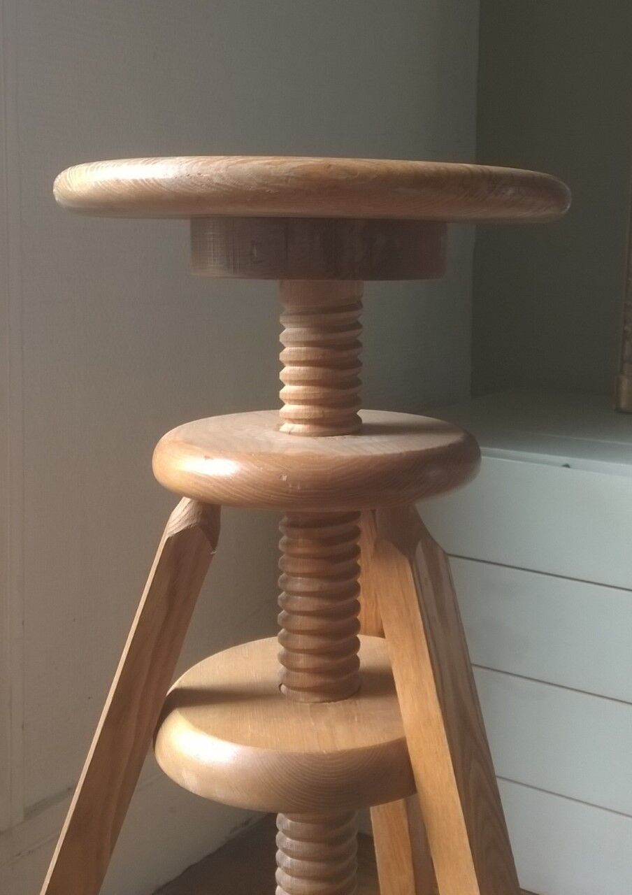 Vintage oak screw set