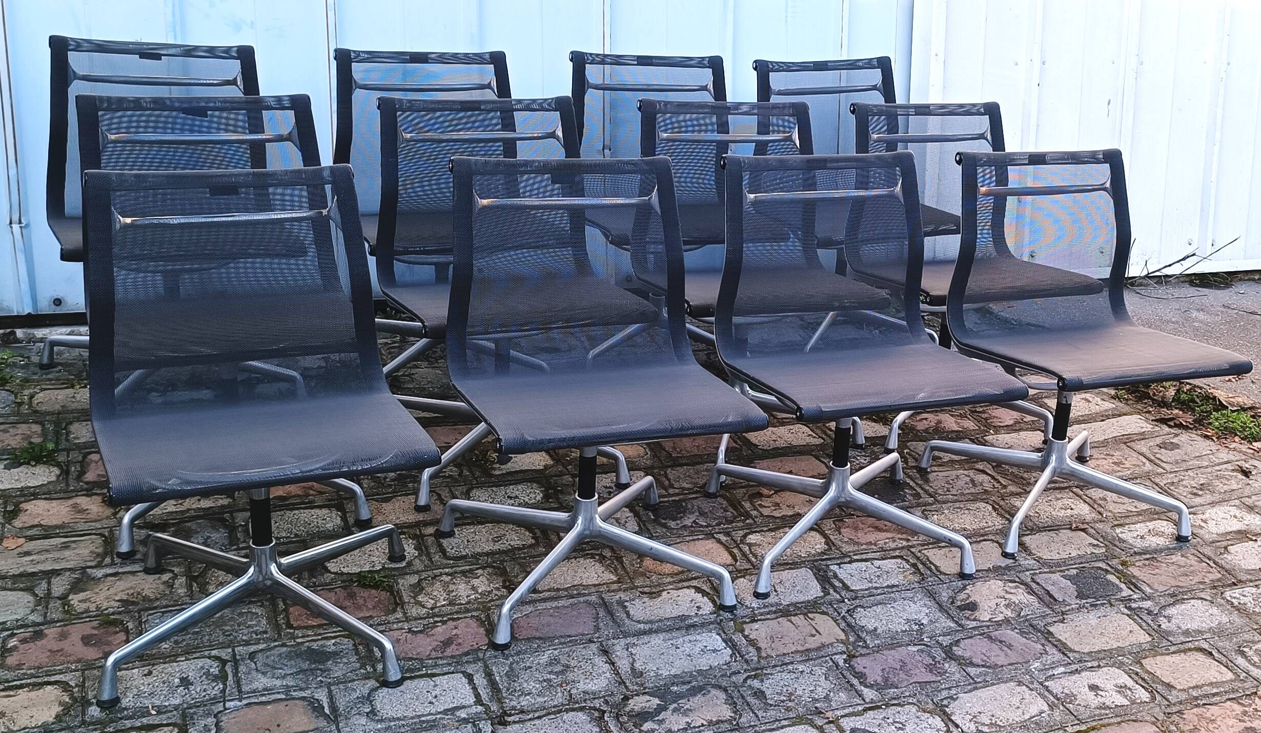 EA105 chair, Charles & Ray Eames