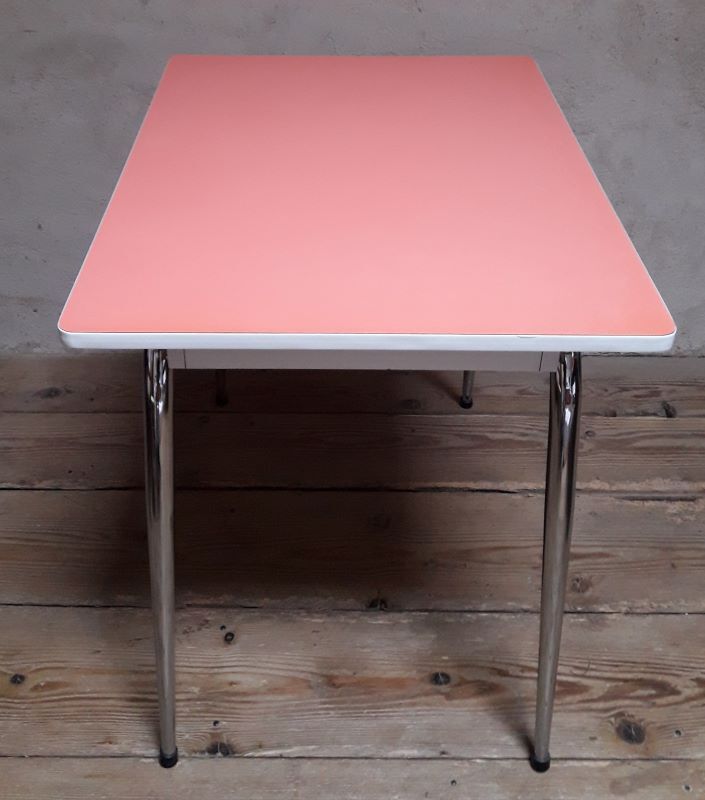 Table formica chrome