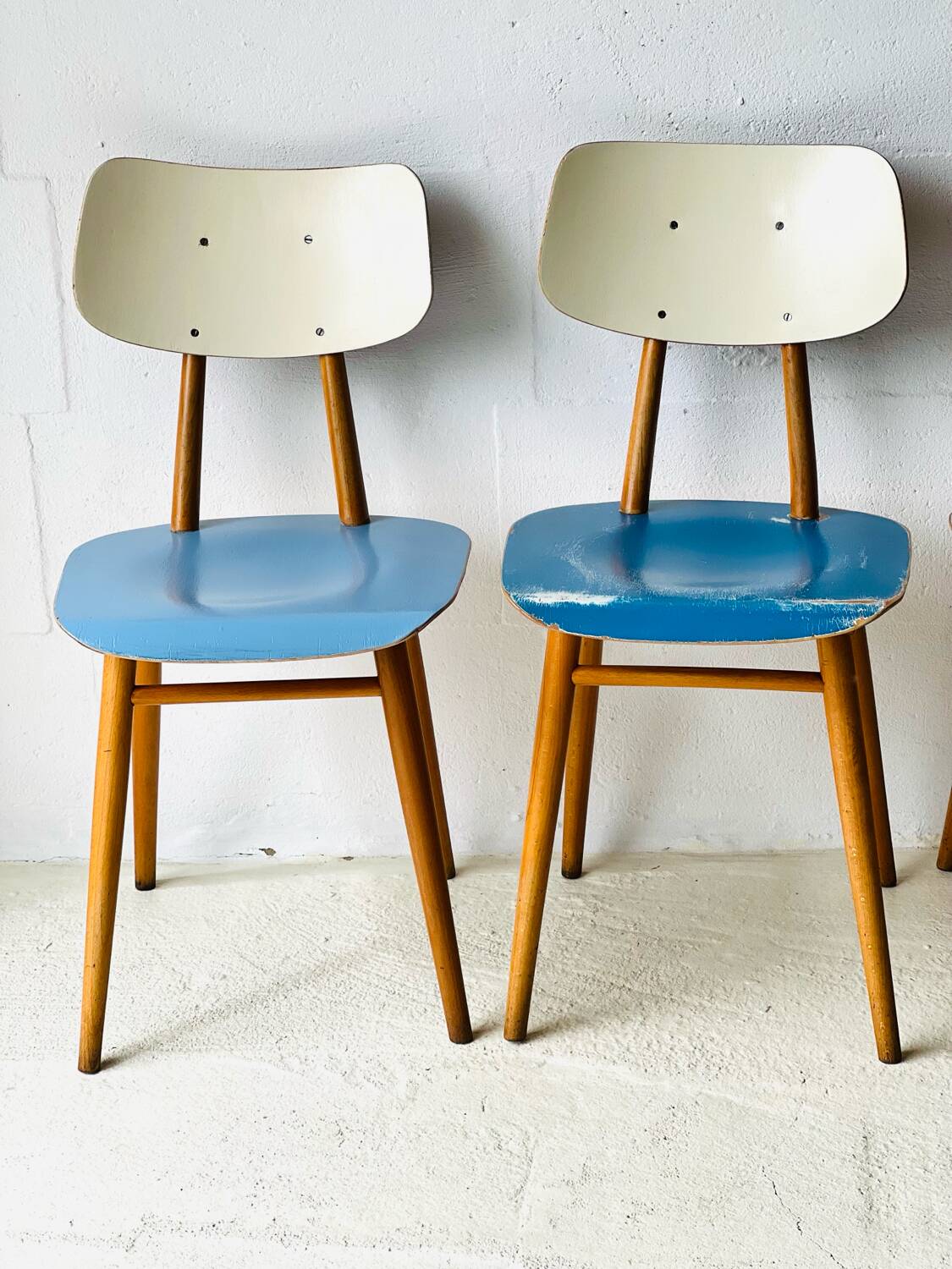 Chaises de salle à manger par TON