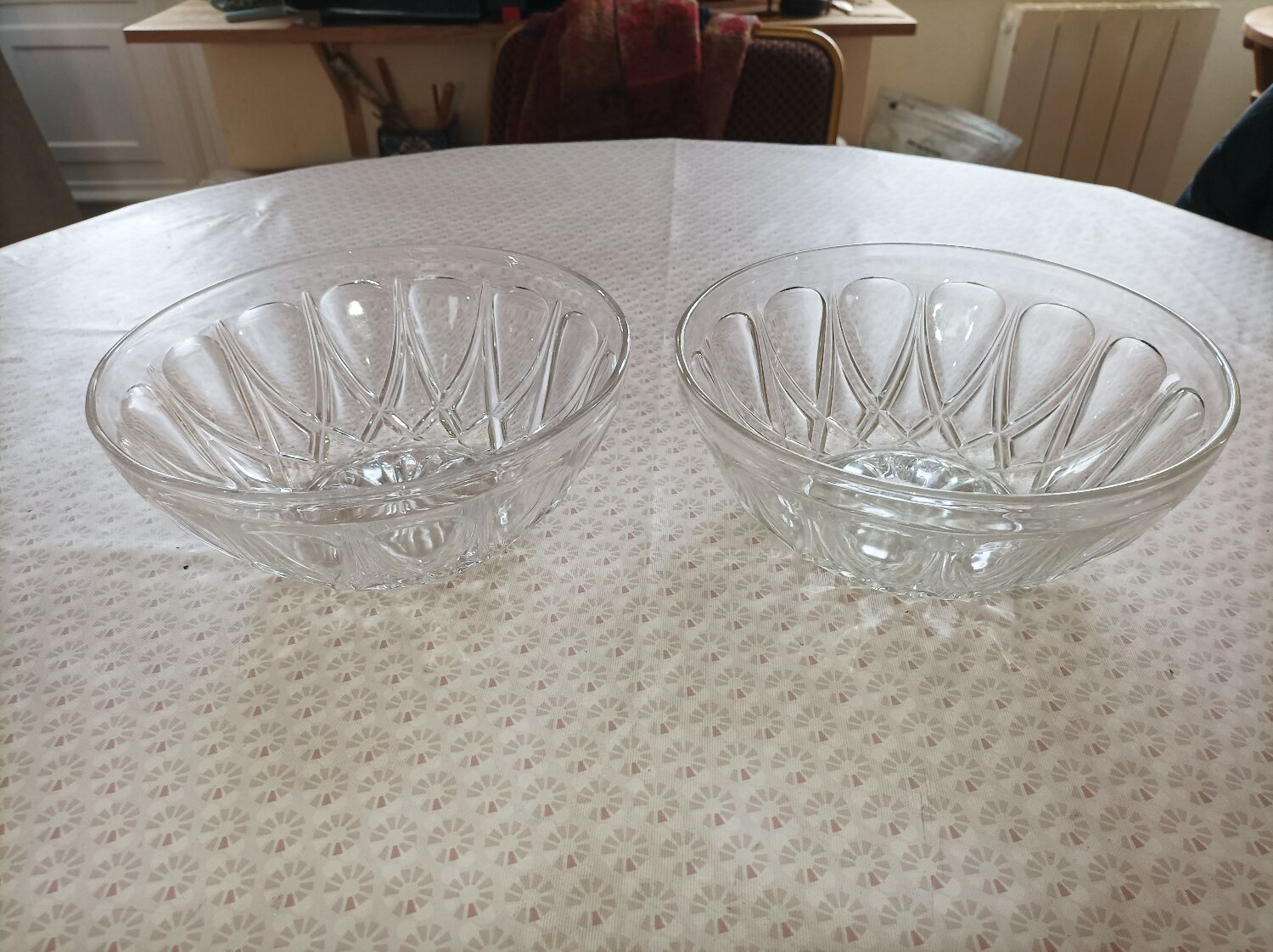 Set of 2 vintage molded glass salad bowls