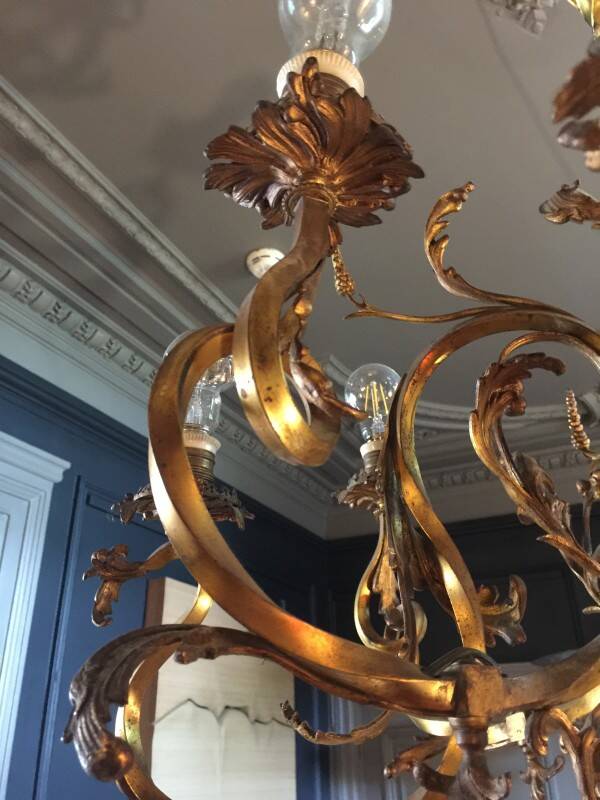 Napoleon III bronze chandelier, Louis XV style, baroque rocaille twist, 189