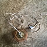 Mother-of-pearl hand lamp