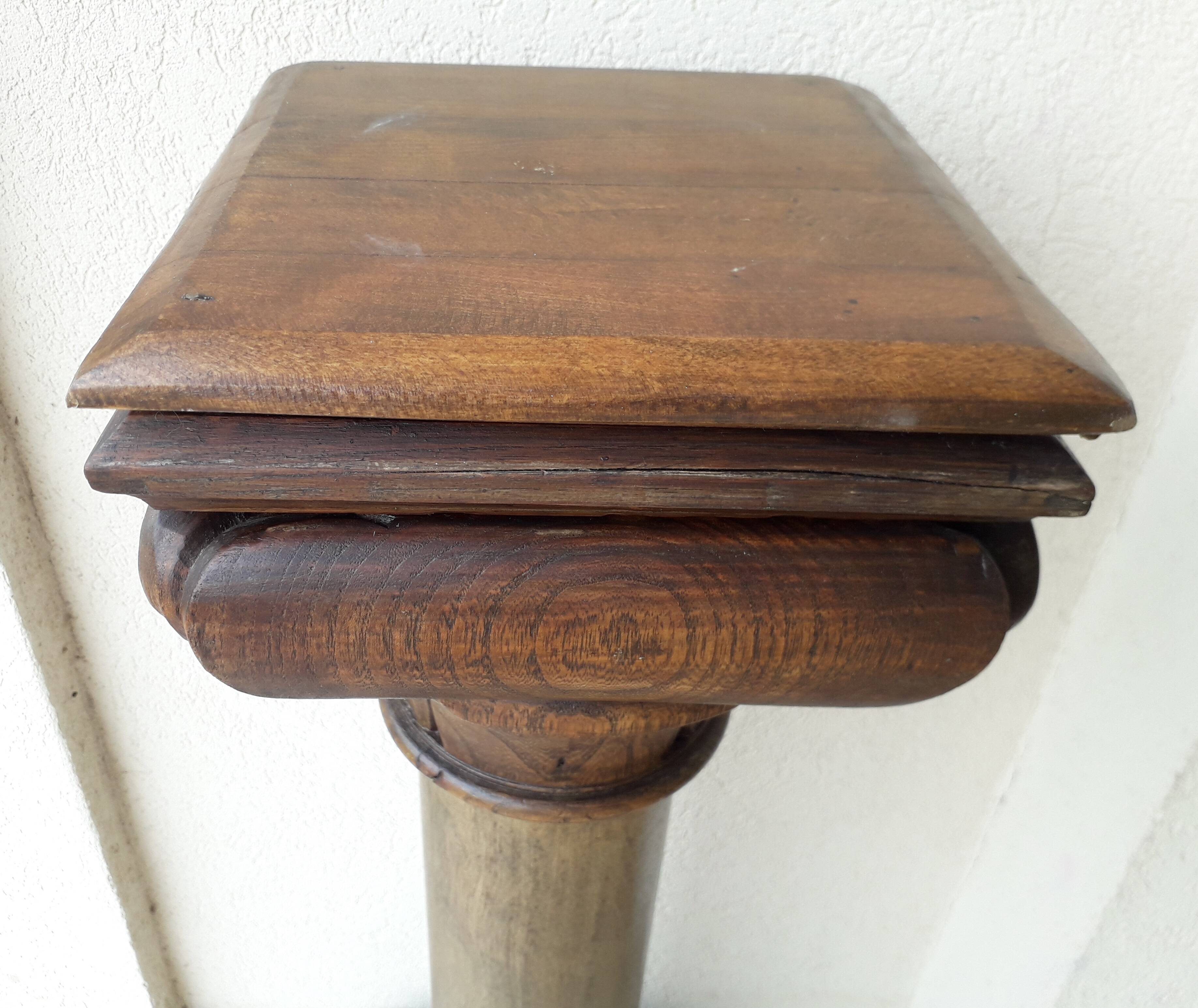 Wooden column