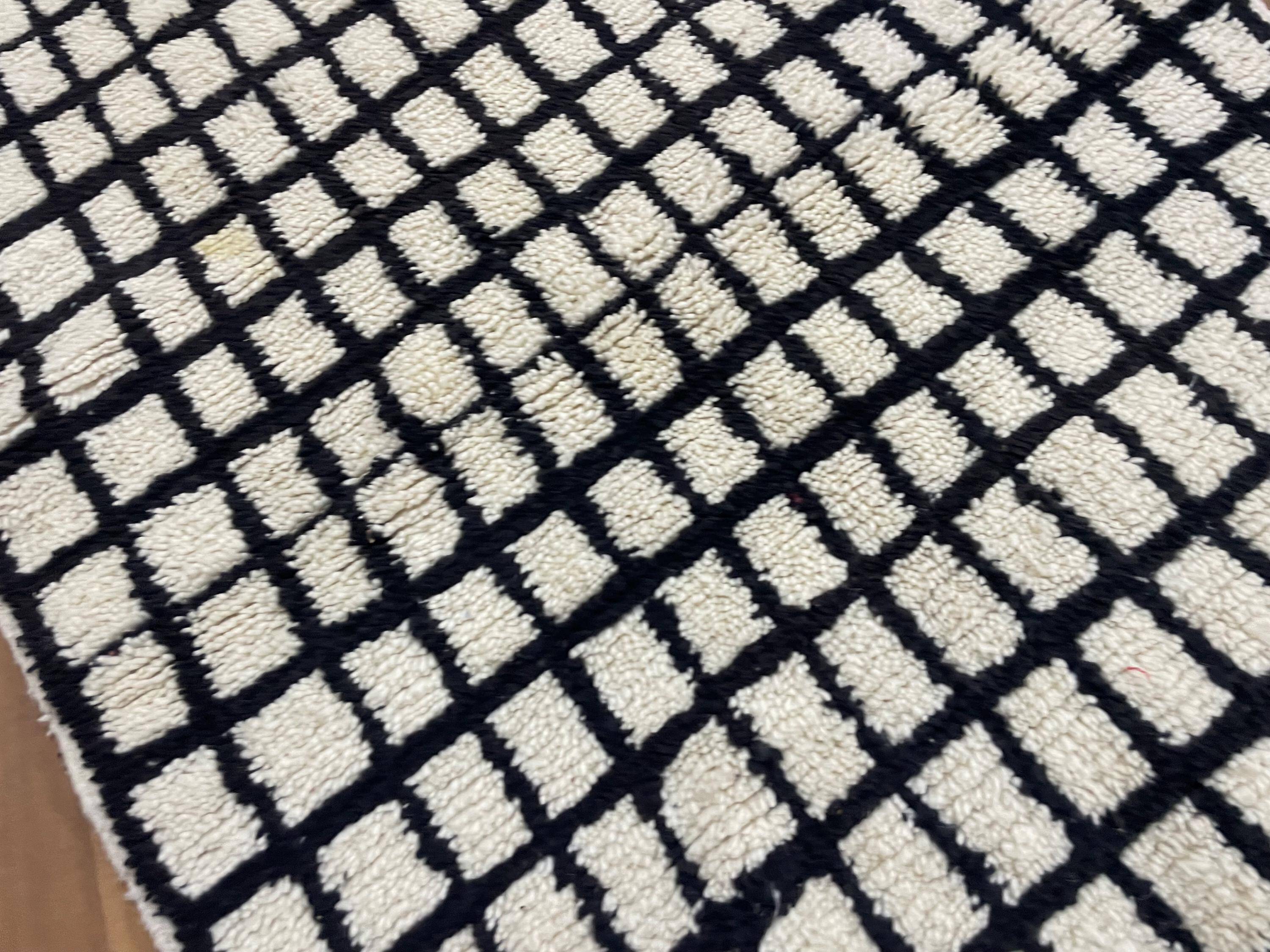Handmade pure wool Moroccan rug 2.5x1.5 m