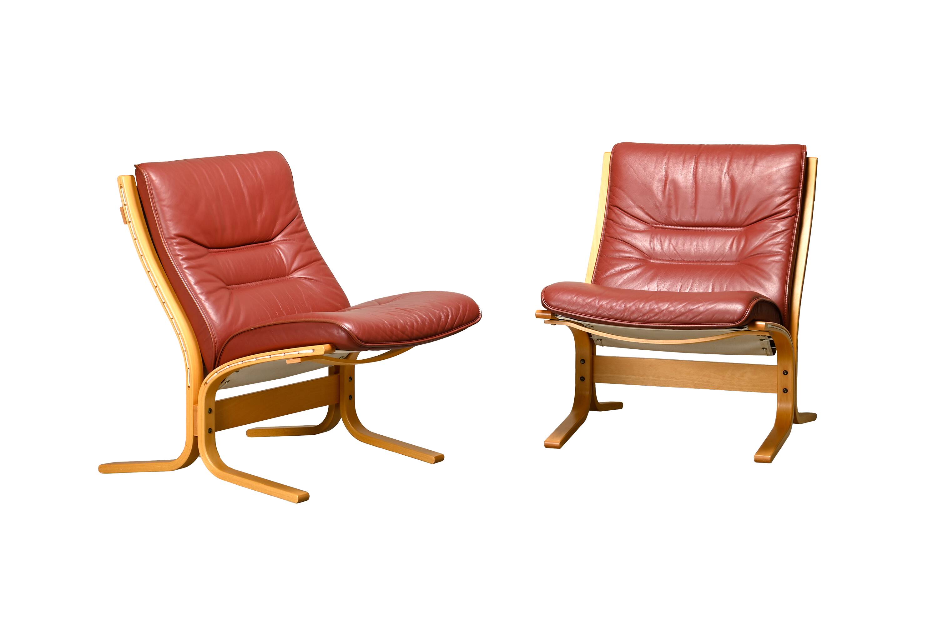 Pair Ingmar Relling Siesta Lounge Chairs in Beech and Burgundy Leather