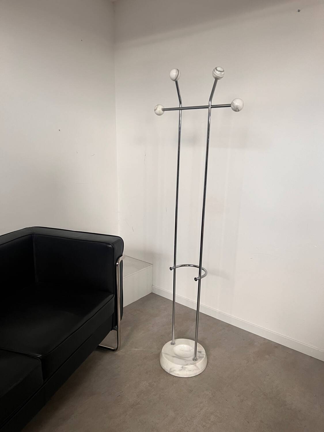 Vintage Coat Rack in Chrome and Carrara Marble Italian design 1970s