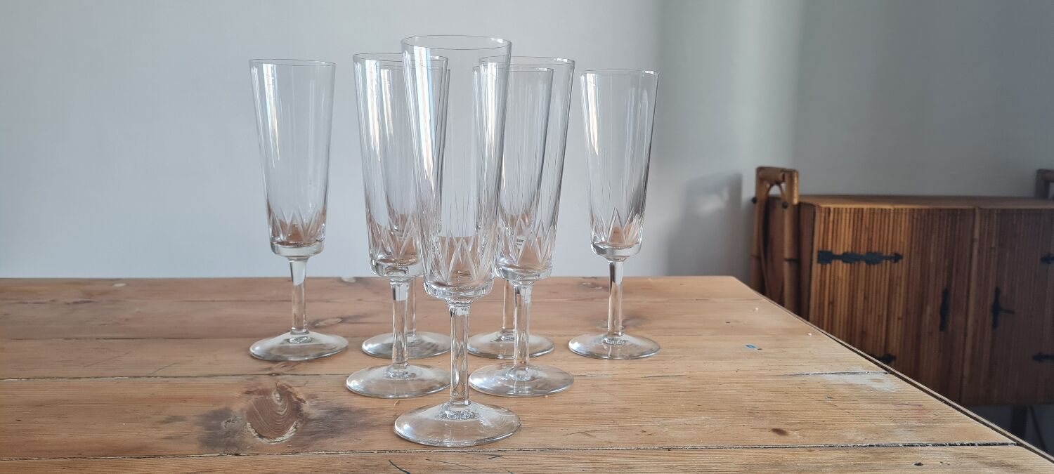 Chiseled crystal champagne flutes