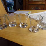 5 glasses motif Abeille Paris Musées