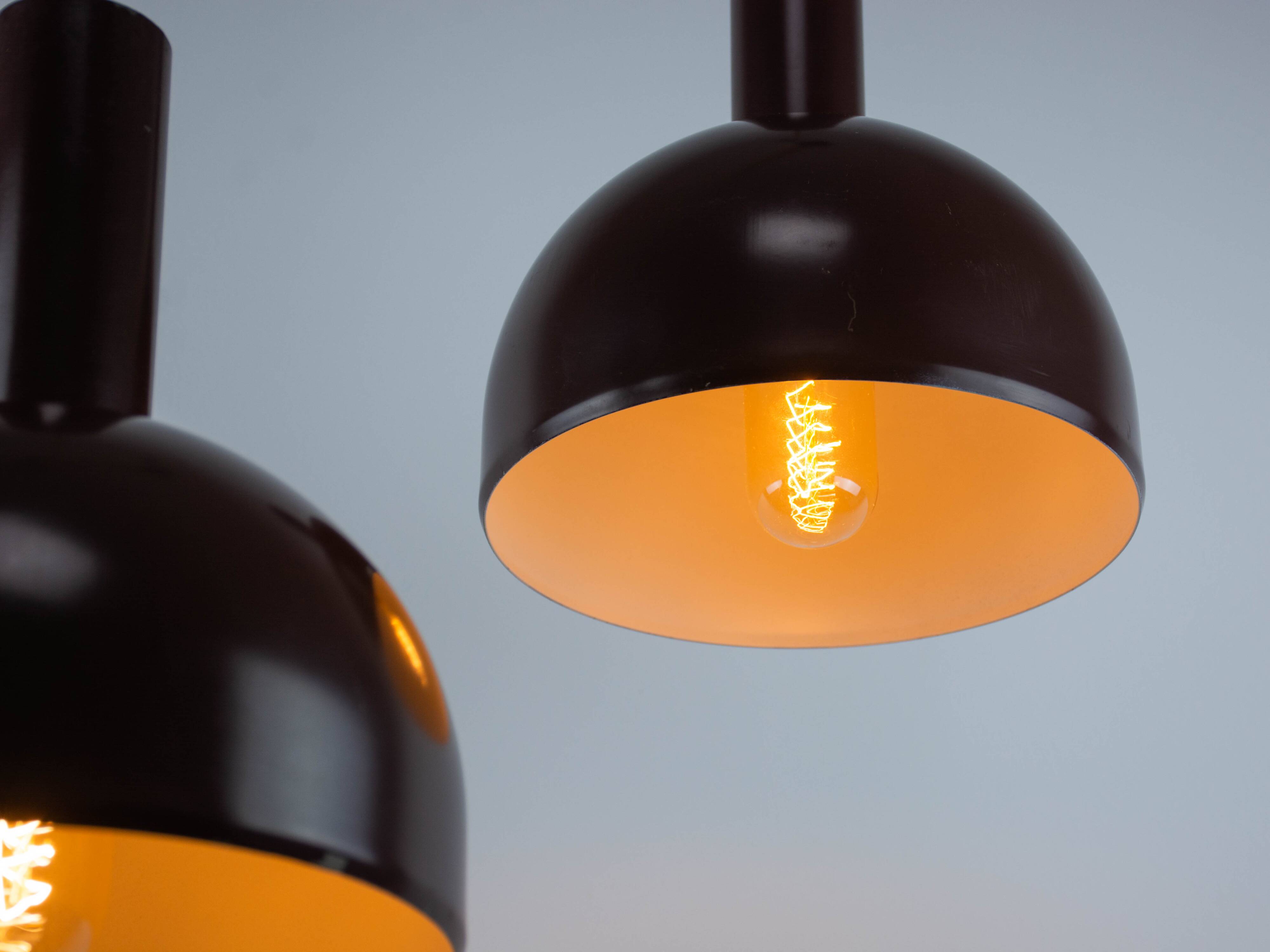Ensemble de 2 lampes suspendues en métal marron de style moderne du milieu du siècle