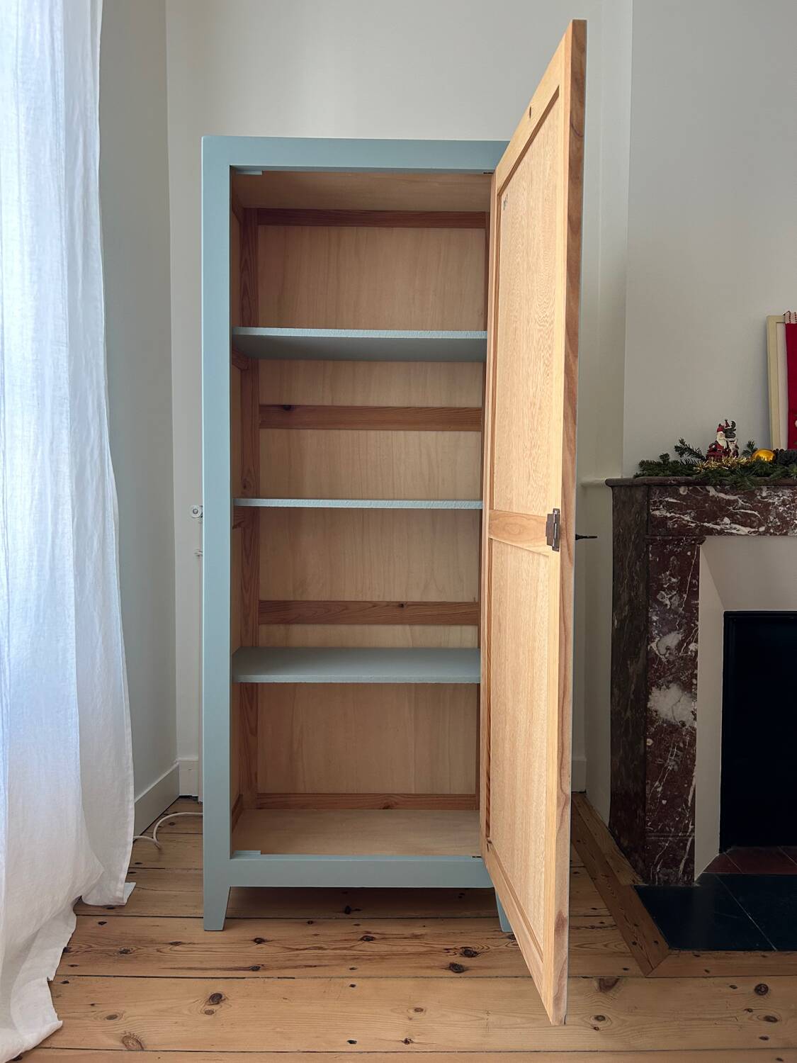 Wardrobe revisited in Almond (Resource)