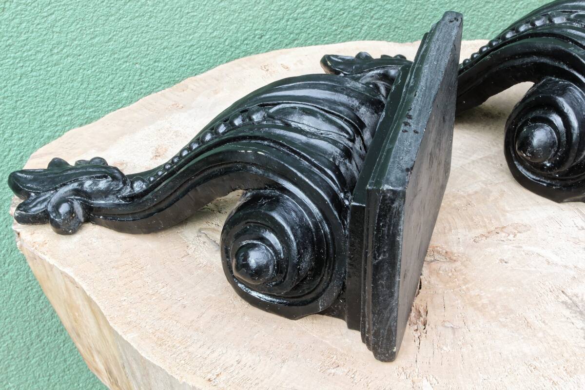 Pair of plaster wall brackets