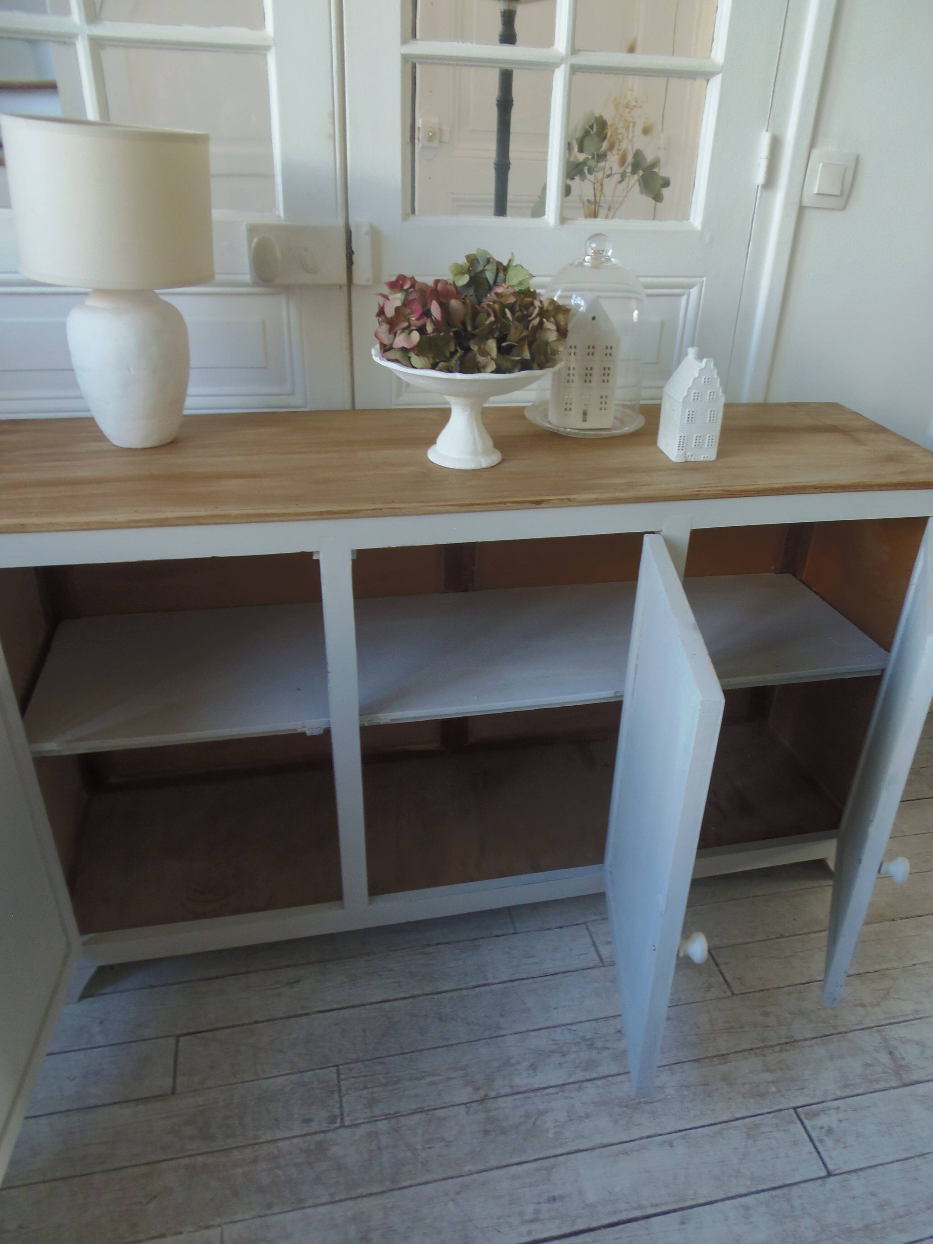 Vintage low sideboard with 3 doors, pearl gray patina, wooden top.