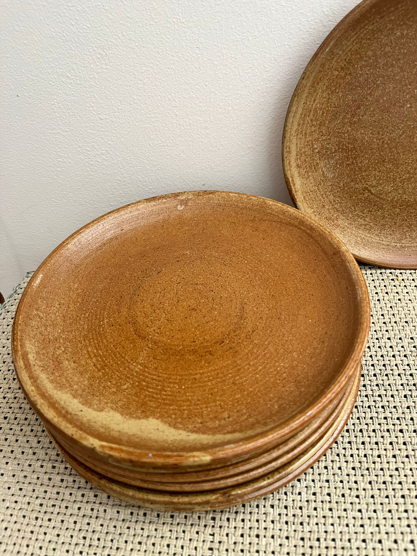 7 dessert plates in stoneware
