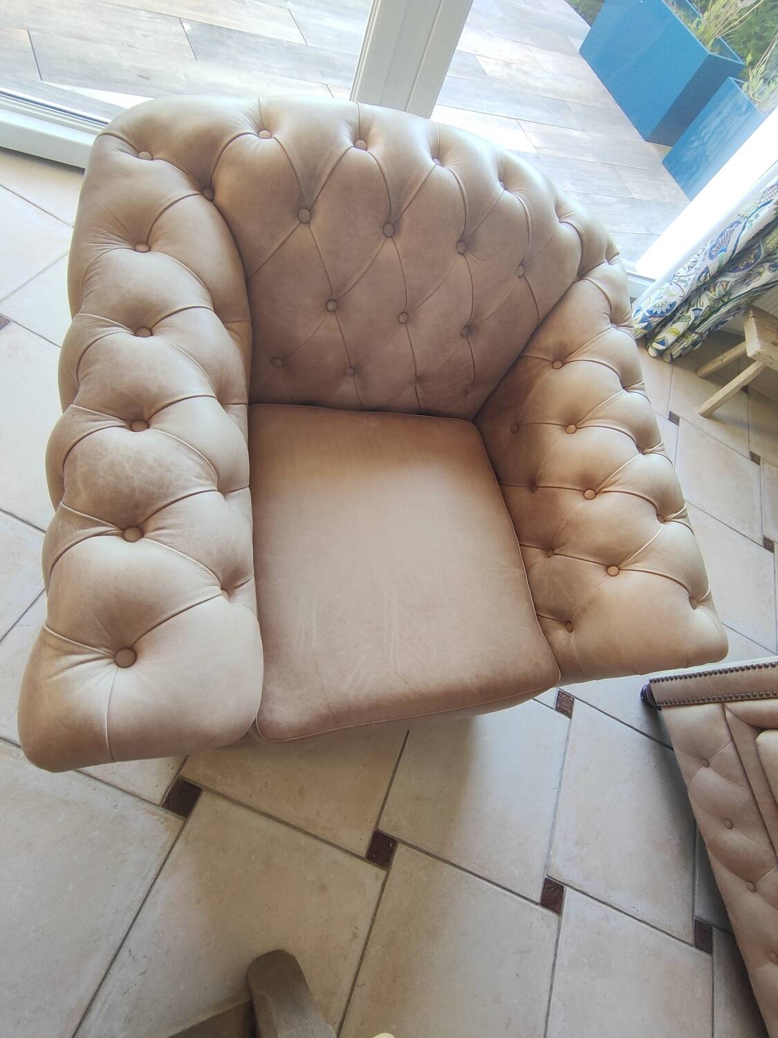 Salon trois pièces chesterfield