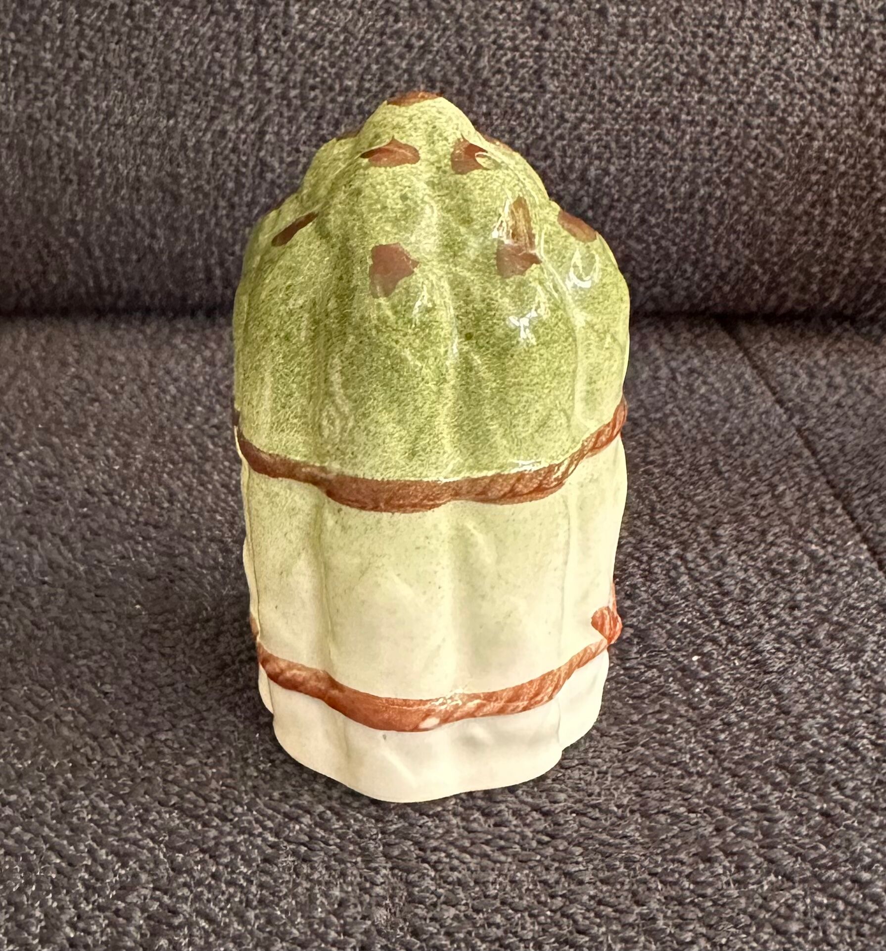 Pepper / salt shakers