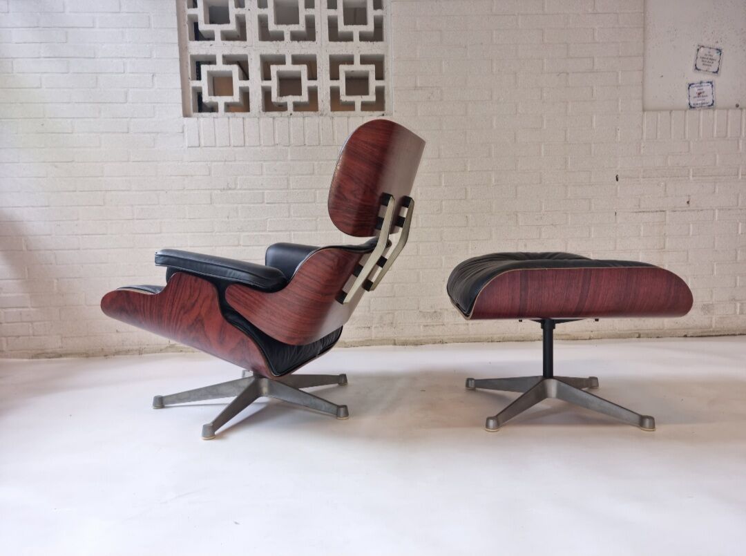 Eames Lounge chair & ottoman by Charles & Ray Eames for Herman Miller