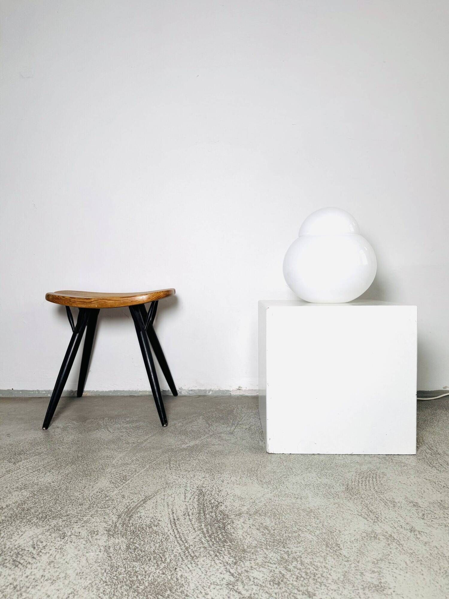 Daruma Model 5028/3 Milk Glass Sphere By Sergio Asti For Candle Milano, Italy 1980S